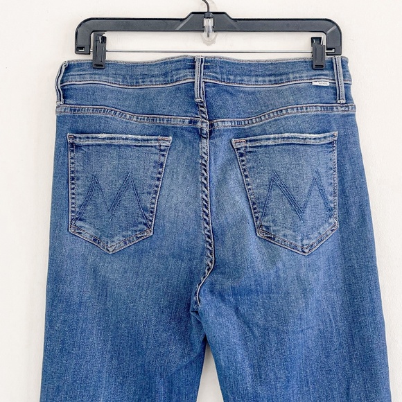 Mother The Weekender Fray Flare Jeans in Walking On Coals 31 - Picture 7 of 10
